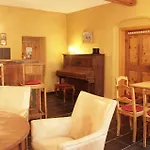 Zum Hirschstein Apartman